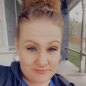 Meet your Posher, Lisa mariee